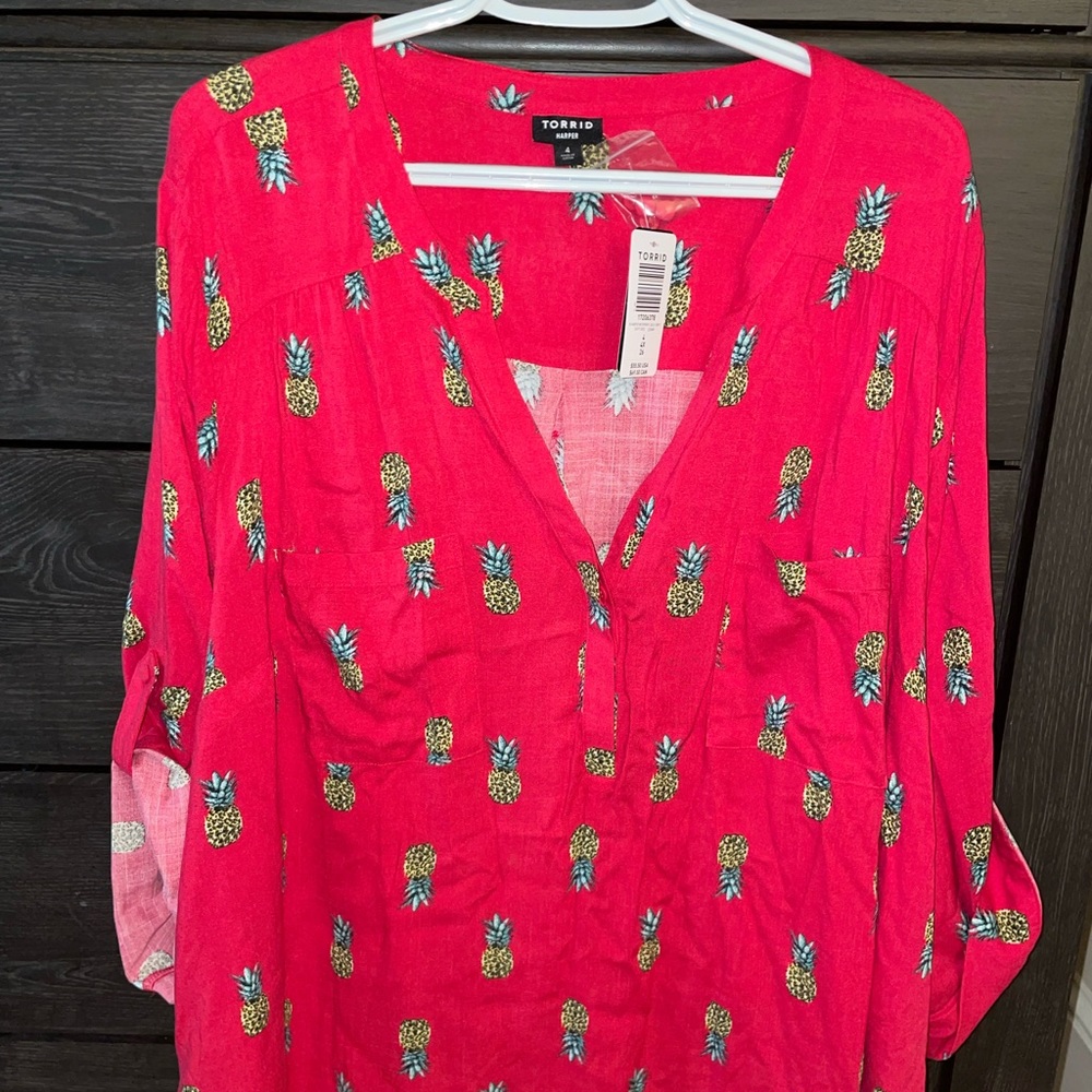torrid size 4 Harper Pullover Blouse - Pineapple Magenta